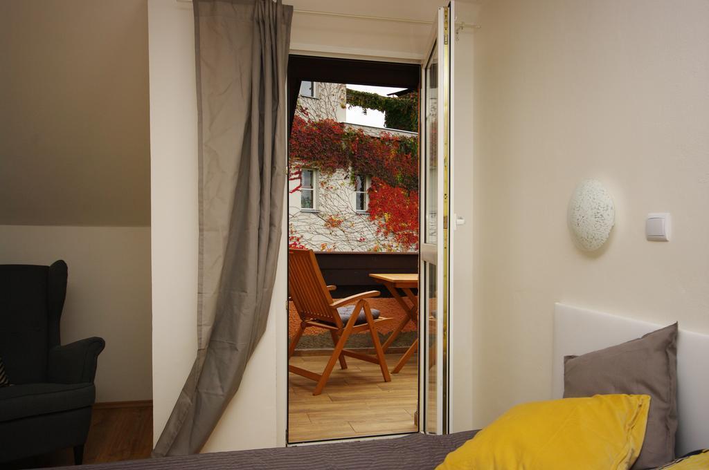 Cozy Gardens Apartments In Praha Bagian luar foto