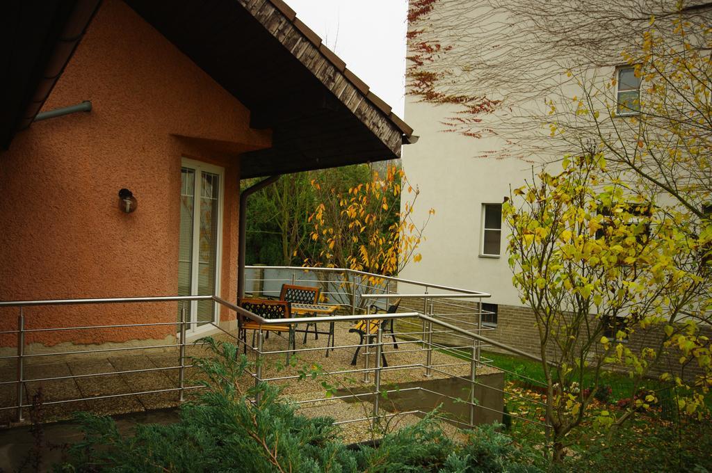 Cozy Gardens Apartments In Praha Bagian luar foto