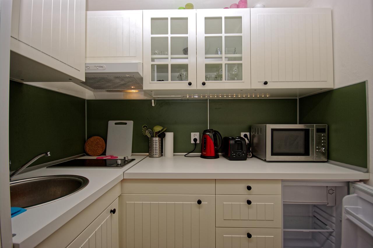 Cozy Gardens Apartments In Praha Bagian luar foto