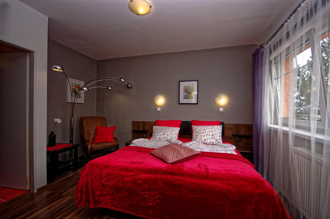 Cozy Gardens Apartments In Praha Bagian luar foto